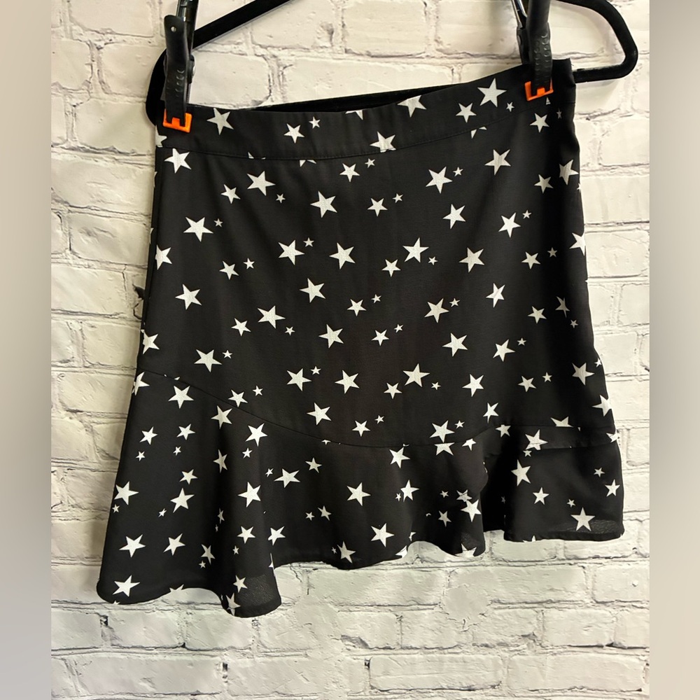 5/$20 Nasty Gal Asymmetrical Black White Stars Swing Flare Skirt Ruffle US8 UK12